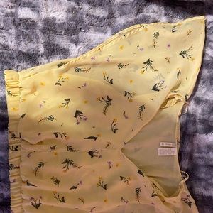 yellow floral top